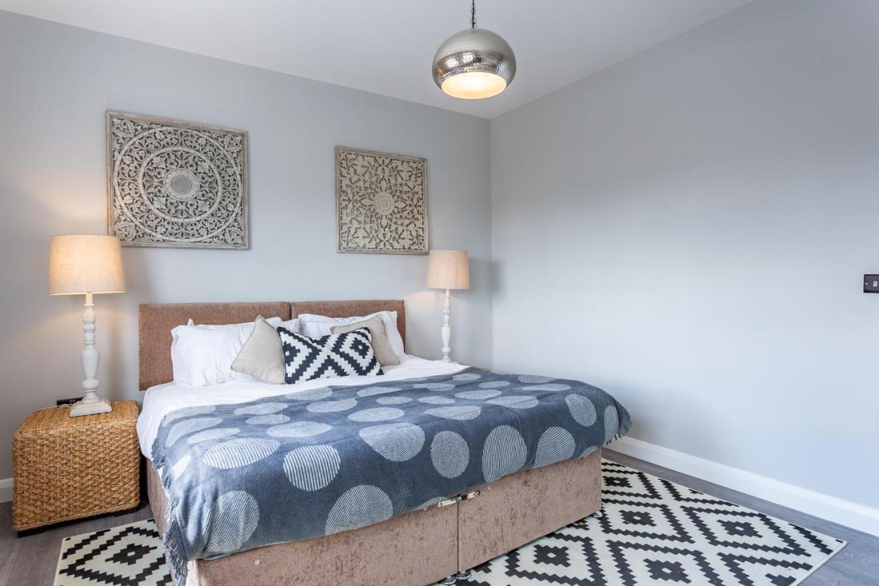 2 Bedroom Apartments With Sofa Bed In Southend Kültér fotó
