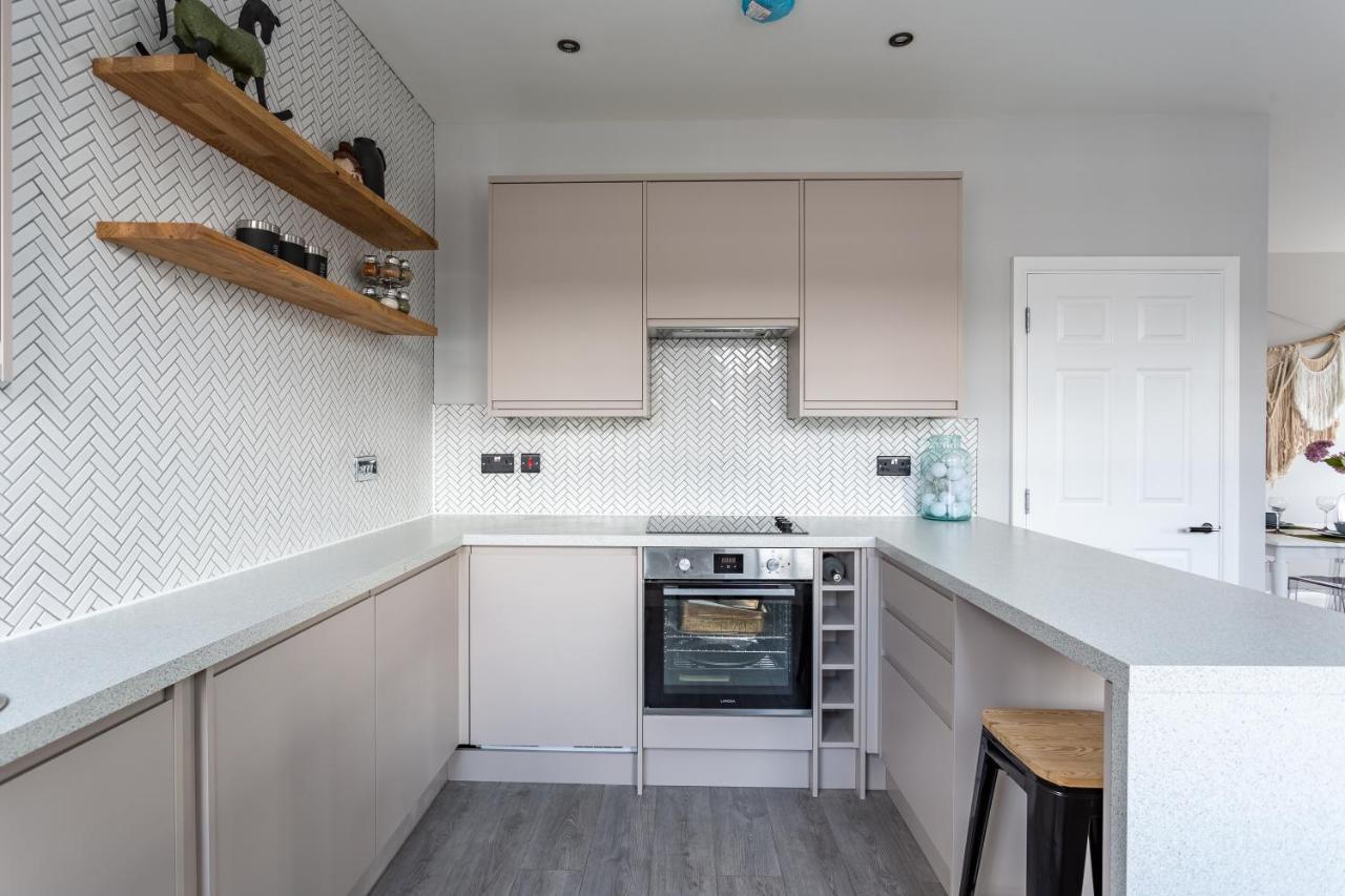 2 Bedroom Apartments With Sofa Bed In Southend Kültér fotó