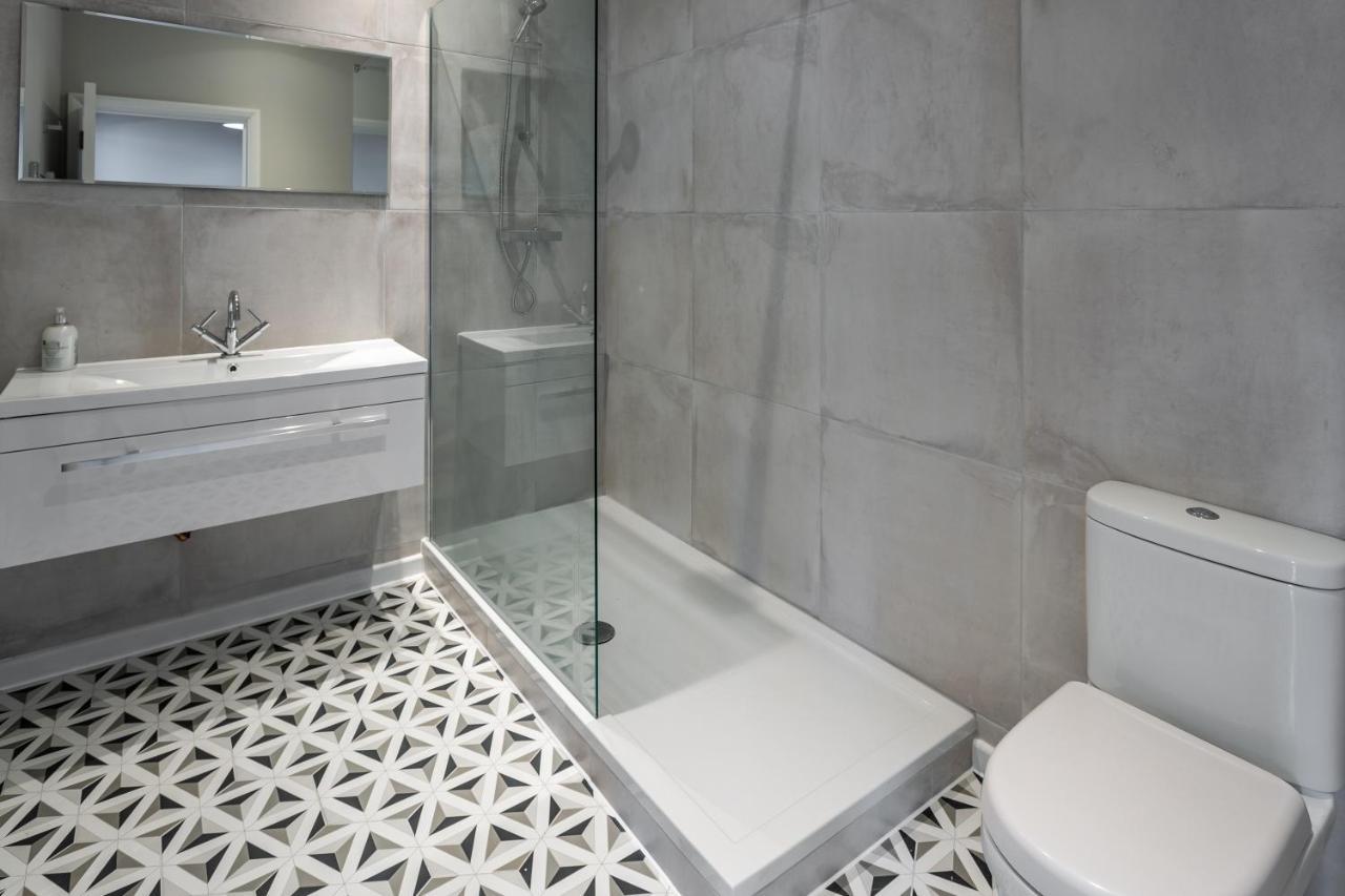 2 Bedroom Apartments With Sofa Bed In Southend Kültér fotó